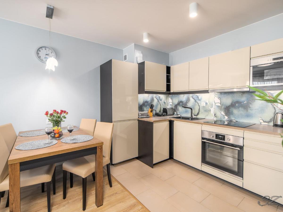 Blizej Morza 102 Z Prywatnym Garazem I Rowerami W Cenie Appartement Kołobrzeg Buitenkant foto